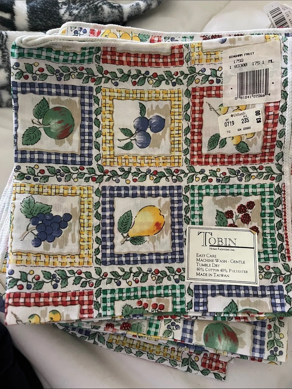 Tobin Gingham Fruit Cloth Napkins (22)